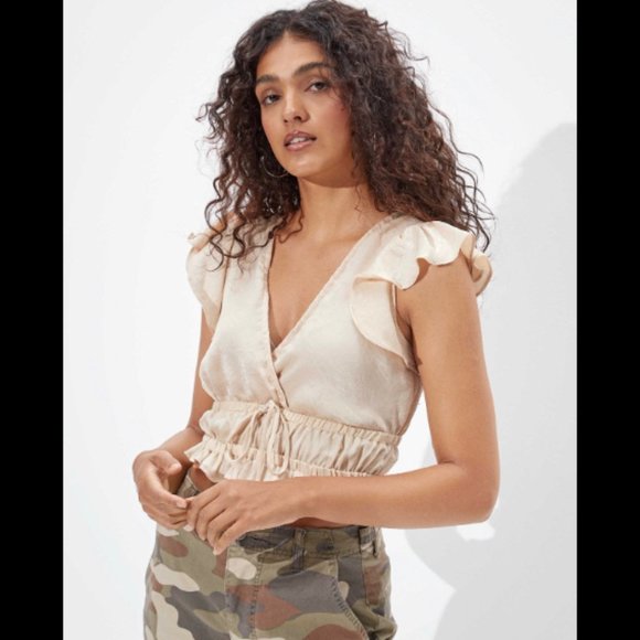American Eagle Outfitters Tops - AE American Eagle Cropped Flutter Sleeve Blouse